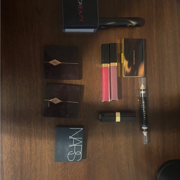 Makeup Bundle - Picture 2 of 3